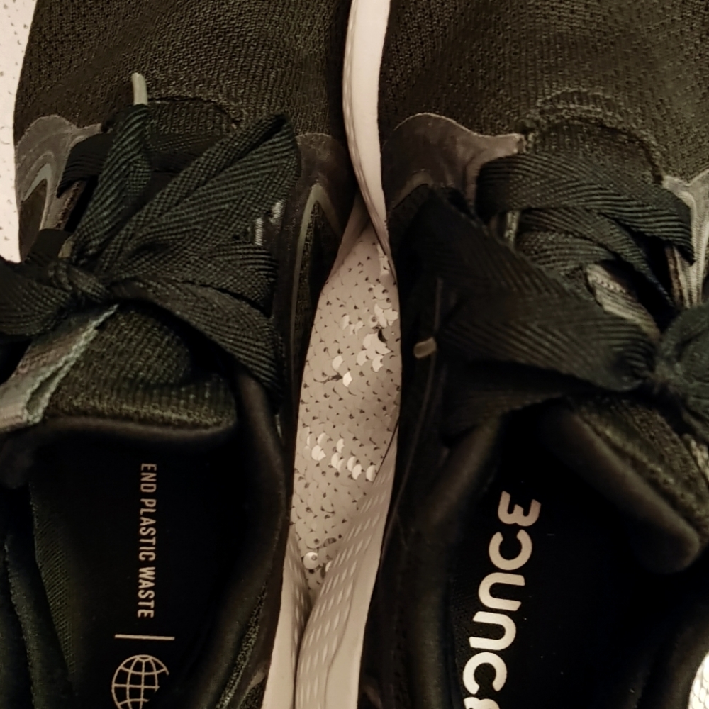 Adidas Running shoe Black size 7.5- BLK190